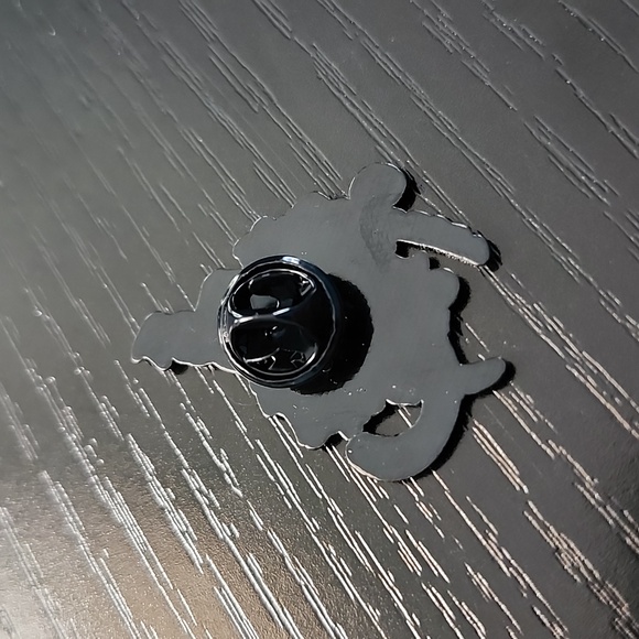 Pokemon Mankey Enamel Pin - Picture 2 of 4